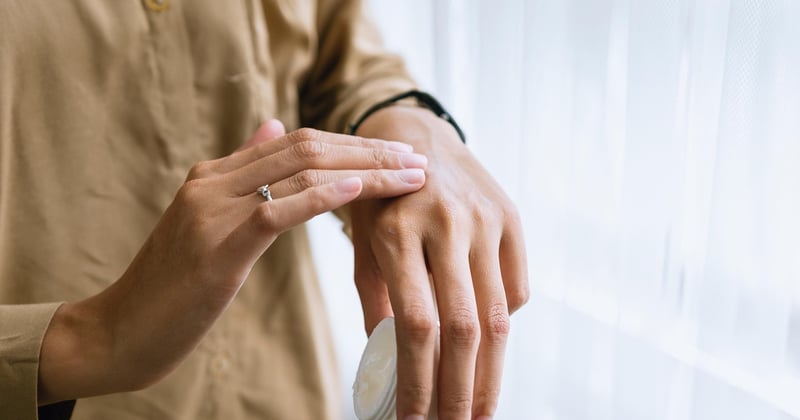 Épilation sans douleur : comment choisir et utiliser une crème anesthésiante