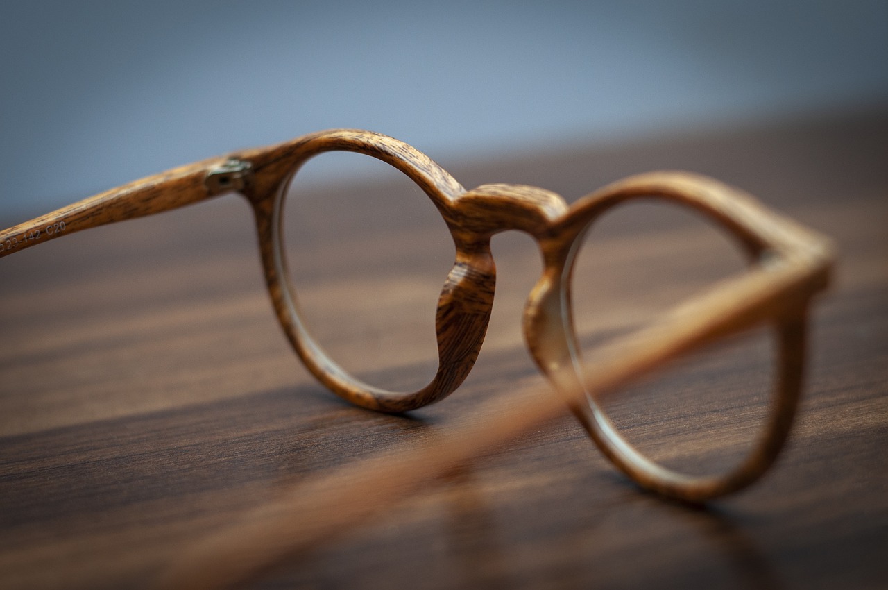 découvrez notre large sélection d'accessoires tendance pour tous les styles. que vous recherchiez des bijoux, sacs ou objets déco, trouvez l'inspiration et complétez votre look avec nos pièces uniques.