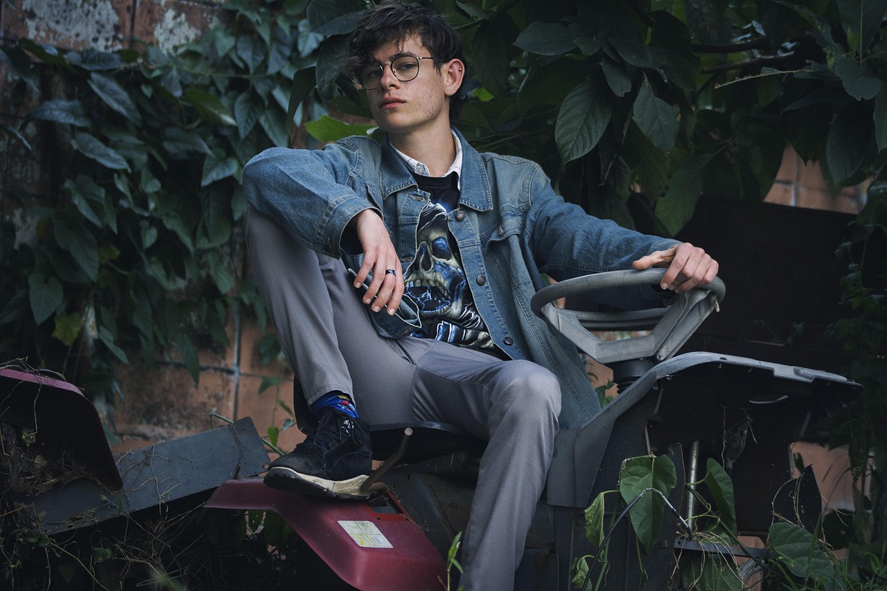 découvrez l'univers du streetwear : tendances, style urbain et les meilleures marques pour affirmer votre personnalité. explorez des vêtements, accessoires et conseils pour un look à la fois décontracté et audacieux.