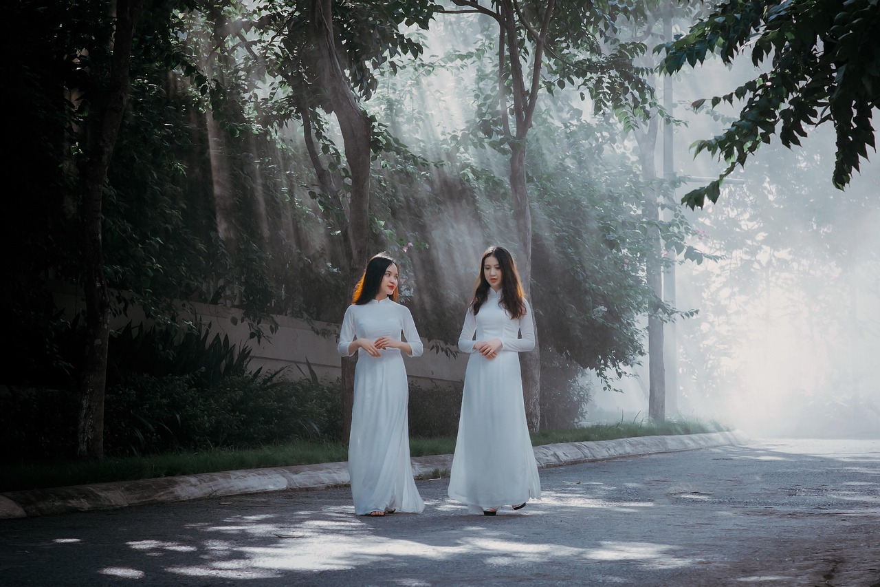 découvrez notre sélection de robes élégantes, tendances et confortables pour toutes les occasions. trouvez votre style parmi nos nouveautés et profitez d’un look raffiné en toute saison.